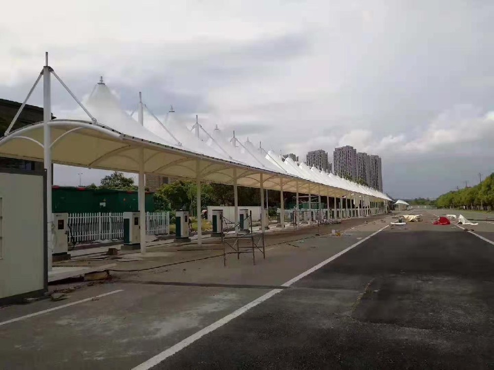 膜結構公交停車棚